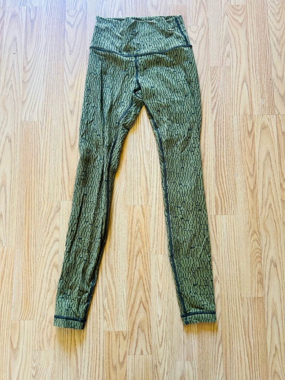 Lululemon Green Textured High-Waist Leggings sz 0/2
